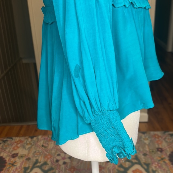 For Love & Lemons × Revolve Off The Shoulder Smocked Blouse in Emerald Size S - Picture 9 of 12